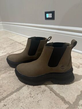 Timberland Women's Olive Chelsea Platform Boot